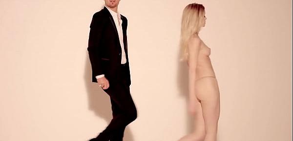  Robin Thicke - Blurred Lines